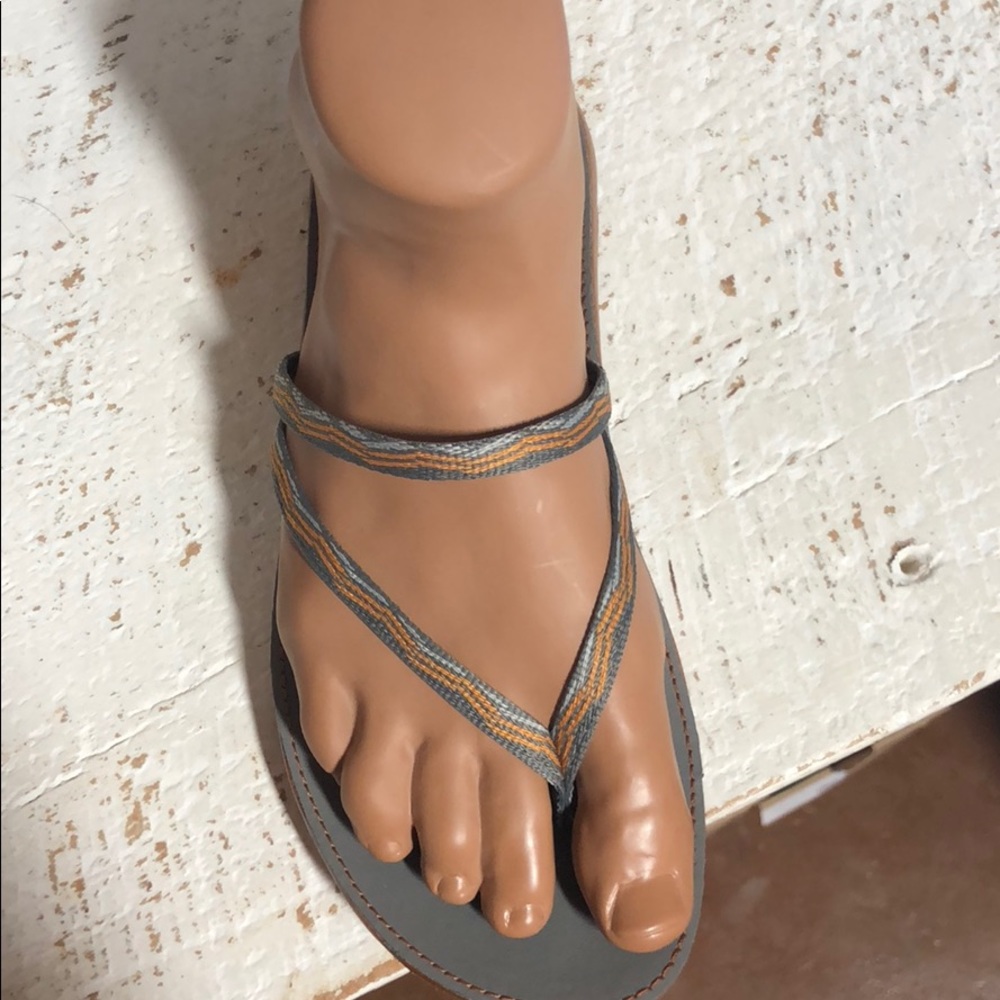 New in box Chaco Abbey Collegiate